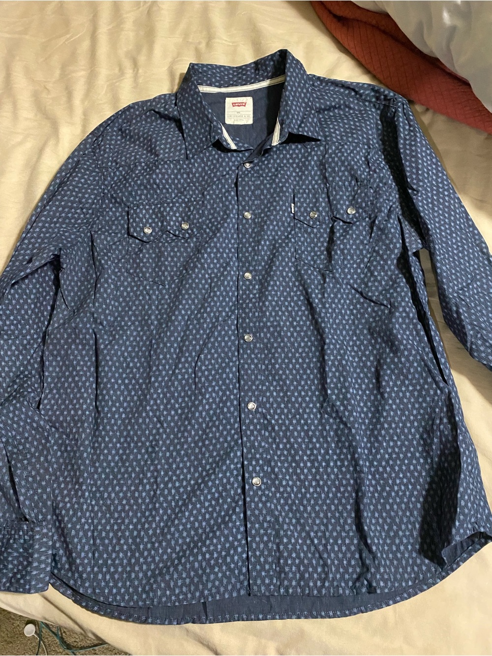 Levi's Men's Navy Blue Micro-Pattern Button-Down Shirt